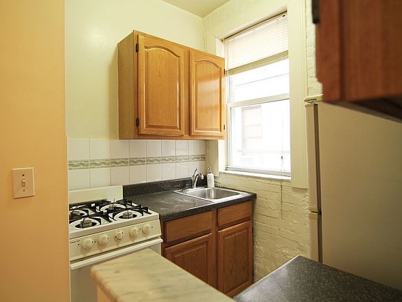 3rd image of 11-36 44th Dr #9