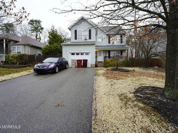 27 Lena Court, Berkeley, NJ 08721