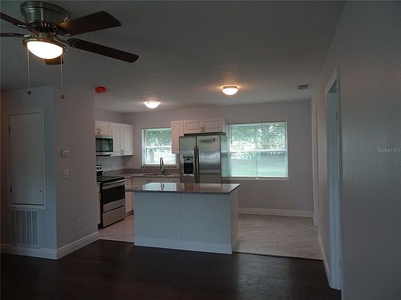 5th image of 799 Cornelia Ct