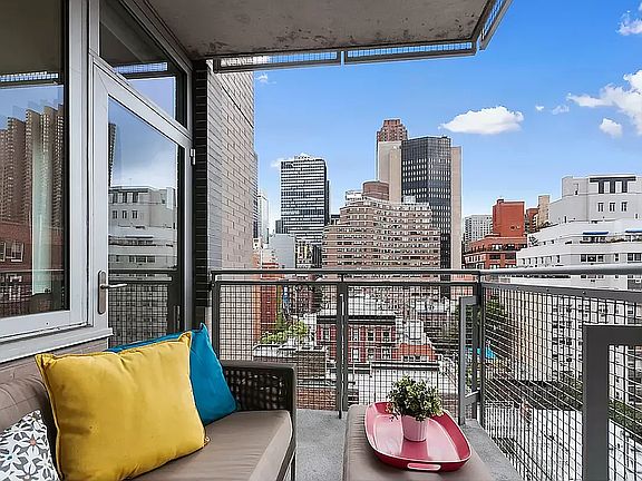 4th image of 225 E 34th St APT 10B