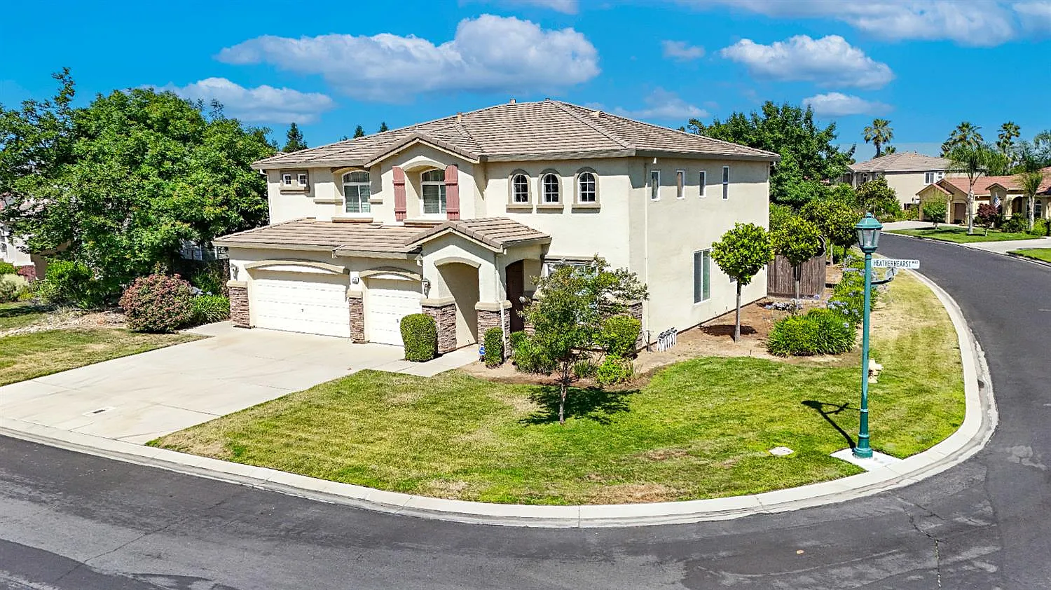 9790 Heatherhearst Dr photo 1