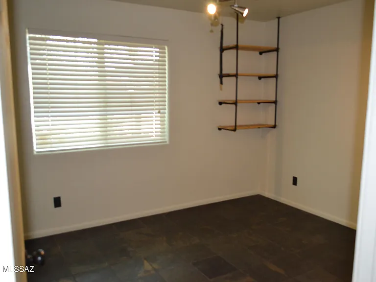3270 W Capistrano Rd — Photo 21