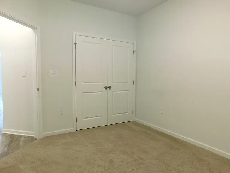 2321 Linford St #201 — Photo 5
