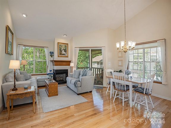 5th image of 745 N Park Pl