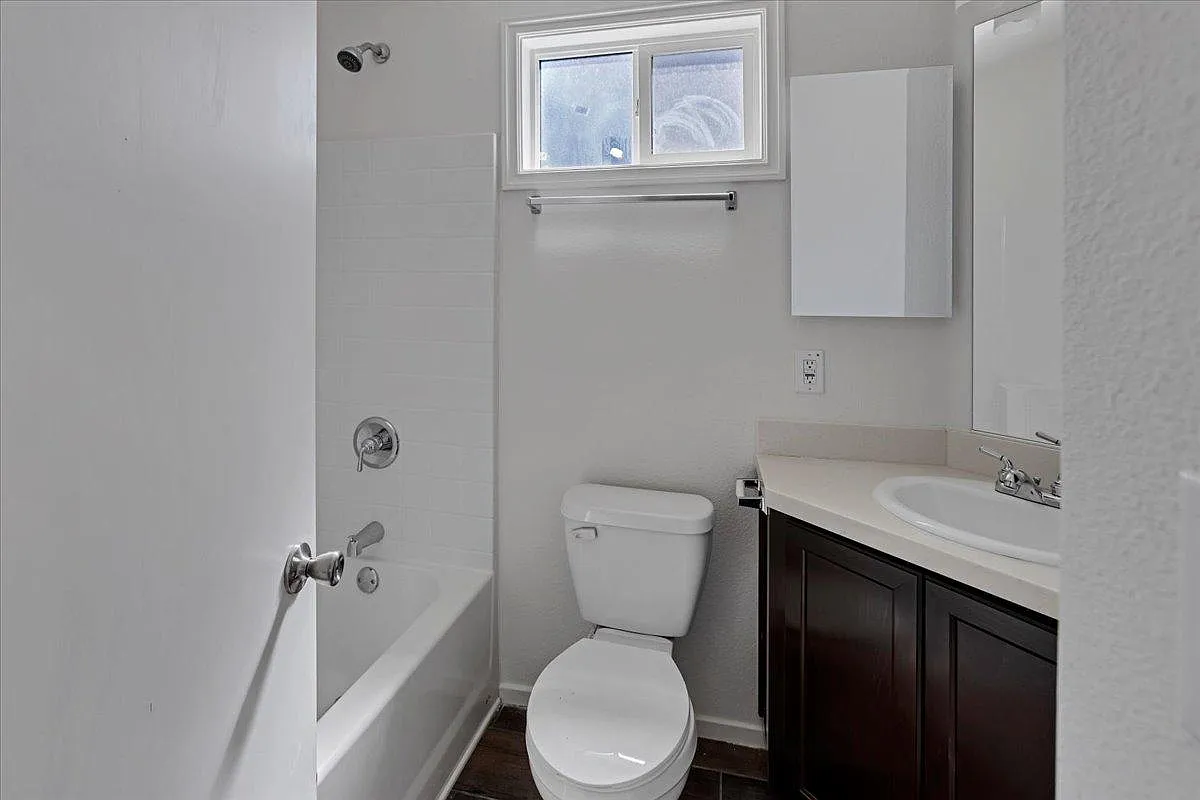 1 bed, 398 sqft, $1,150 — Photo 3