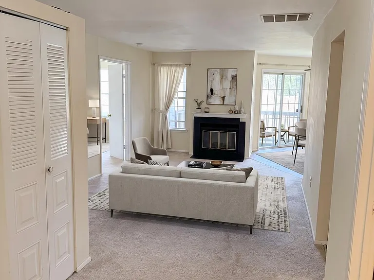 4332 Bayberry Ct — Photo 4