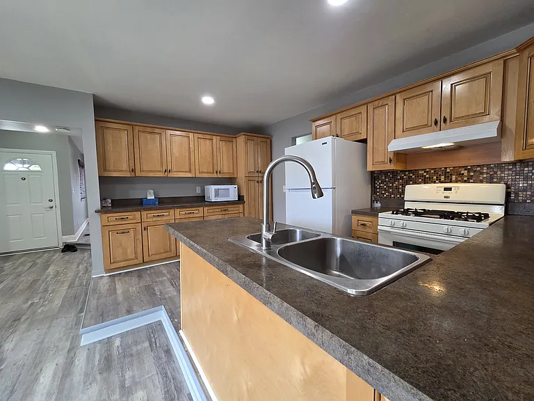 8232 San Marco Blvd — Photo 5