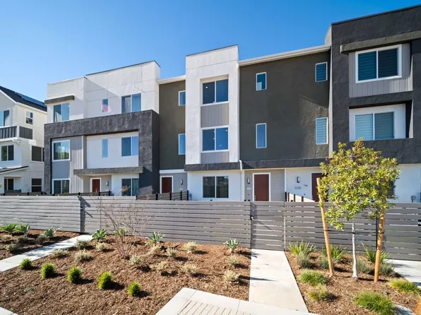 27318 Bear Creek Ln, Valencia, CA 91381