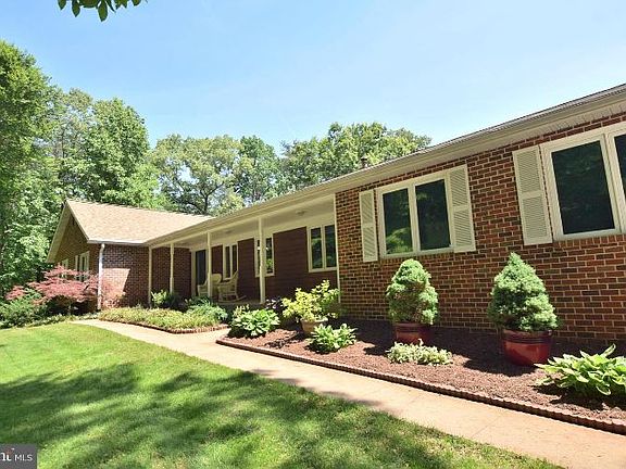 3rd image of 11373 Eskridges Ln
