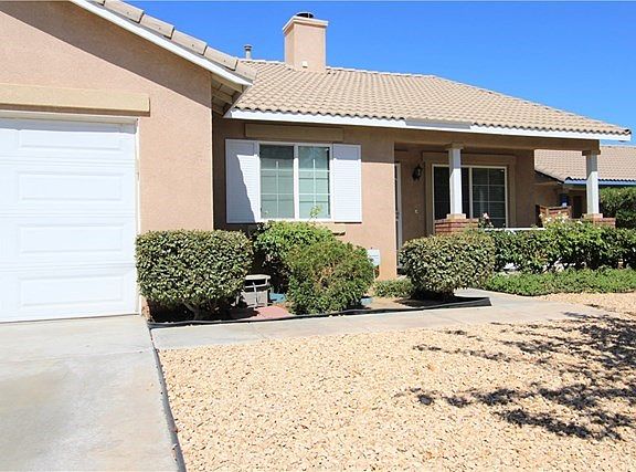 3rd image of 15410 Fremont Dr