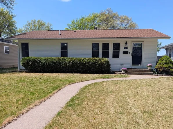317 Melville Ave, West Burlington, IA 52655
