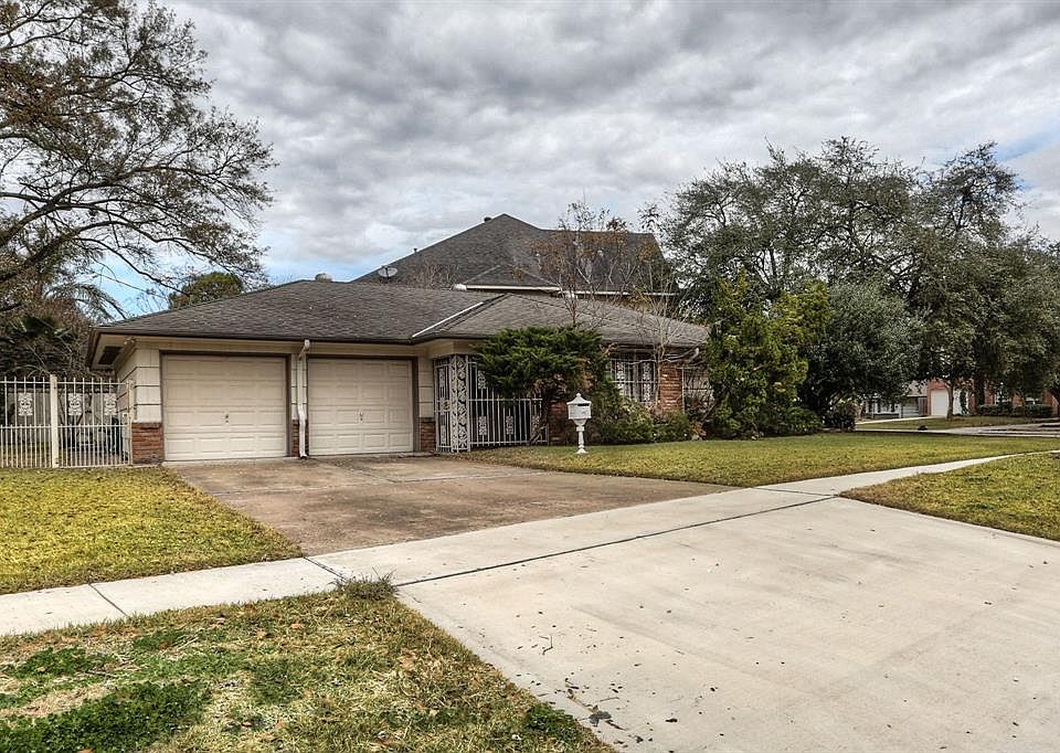 1st image of 4526 Wedgewood Dr