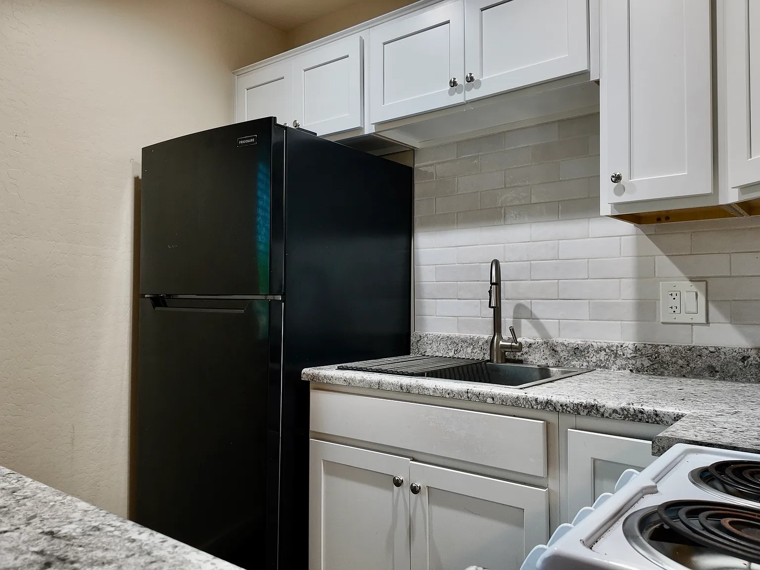 1 bed, $1,095 — Photo 3