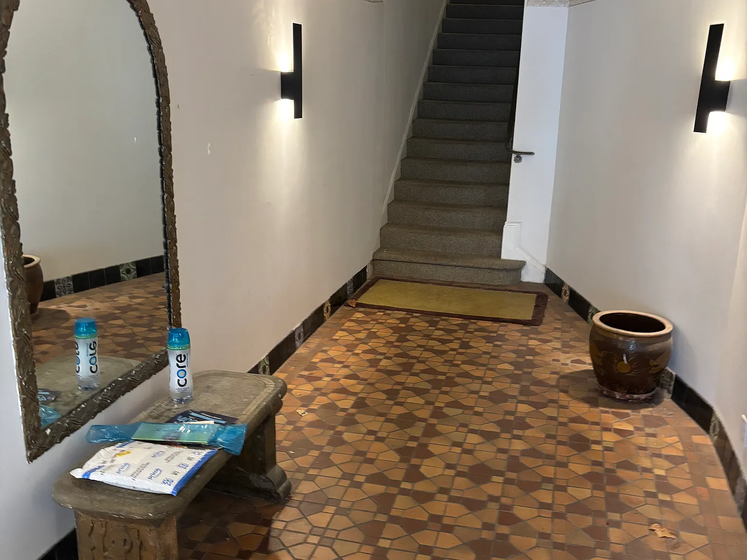 2 bed, 1000 sqft, $6,000 — Photo 3