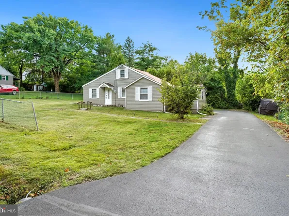 2046 Elm Ave, Jamison, PA 18929