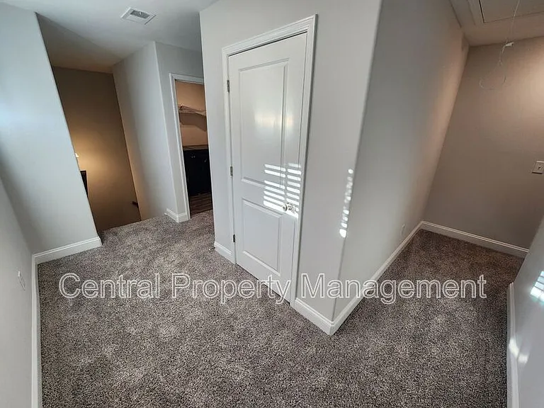 512 Dottie Ct — Photo 21