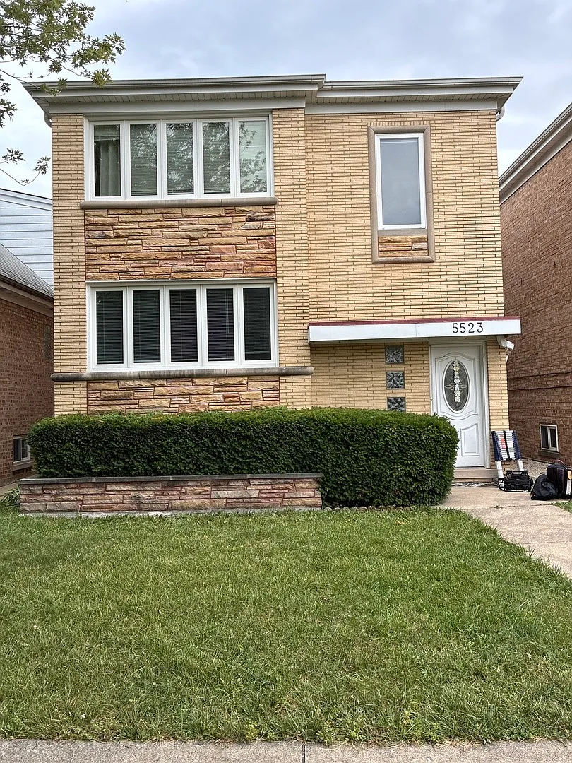 2 bed, 1.0 bath, 1200 sqft, $2,450 — Photo 1