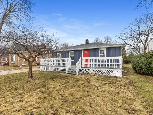 1401 Meadowbrook BOULEVARD, Mount Pleasant, WI 53405