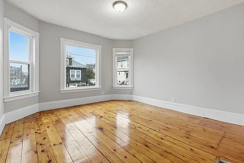 35 Oakland St #1 Photo 1