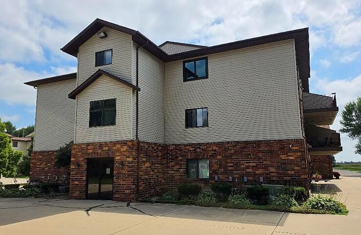 1st image of 1505 E Melgaard Rd