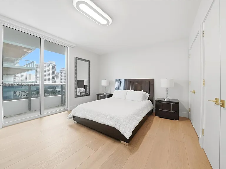 5801 Collins Ave #700 — Photo 24