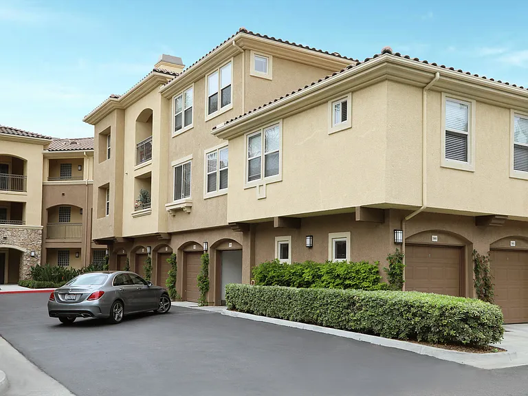 Pacific View Apartment Homes — Photo 8