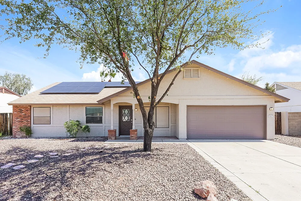 3 bed, 2.0 bath, 1308 sqft, $1,910 — Photo 1
