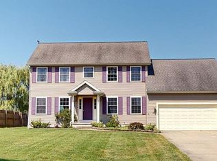 88 Bishops Gate Rd, Grand Island, NY 14072