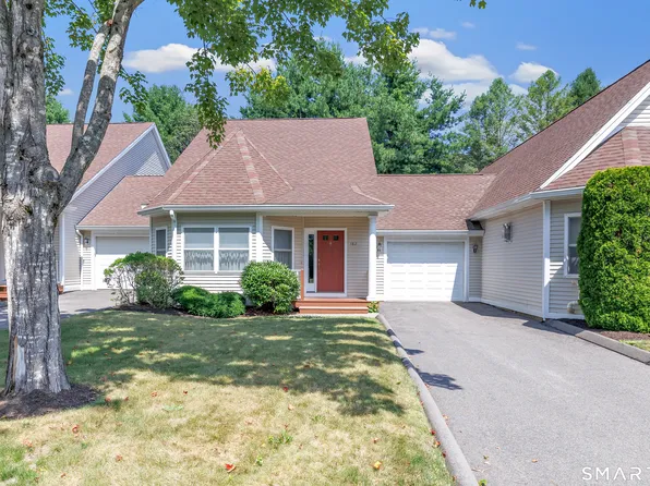 182 Summerfield Gardens #182, Shelton, CT 06484