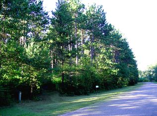 N290 Park Ln, Waupaca, WI 54981