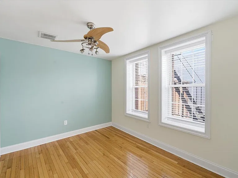 90 Court House Pl #2R — Photo 1