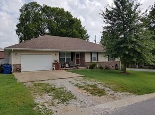 202 Eagle Nest, Cassville, MO 65625