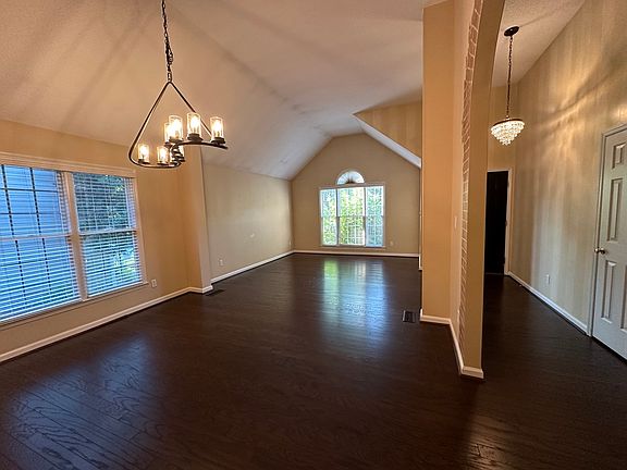 5th image of 107 Brook Fryar St
