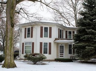 209 E Wall St, Morrison, IL 61270