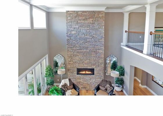 4th image of 44 Osage Dr