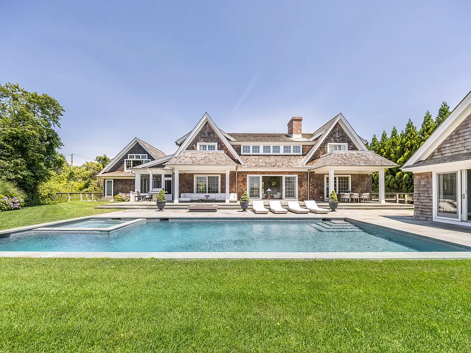 32 Old Montauk Hwy
