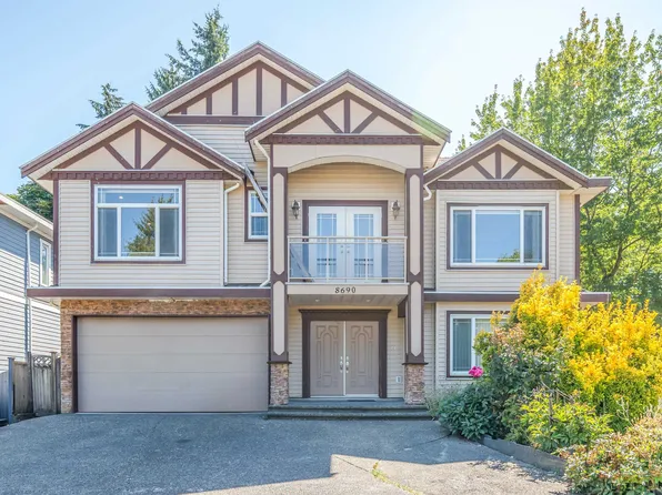 8690 Tulsy Cres E, Surrey, BC V3W 7A4
