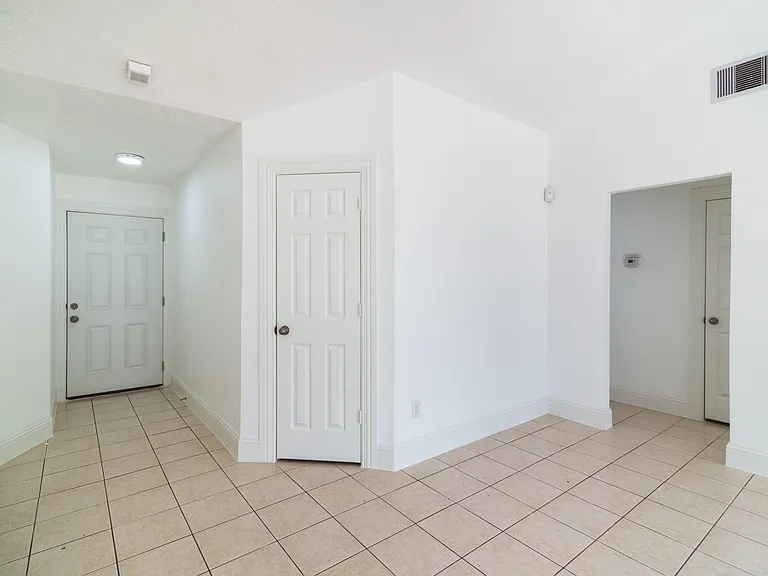 8602 Rockmont Ct — Photo 7
