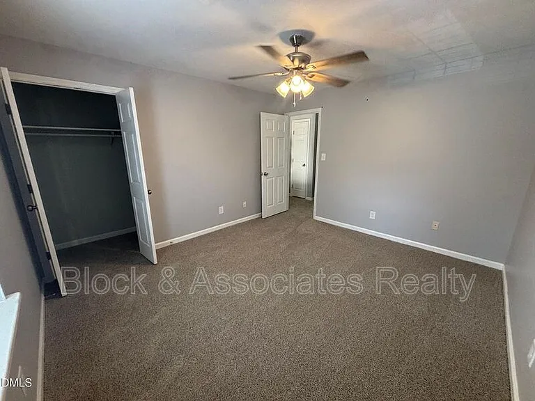 4808 Blue Bird Ct #D — Photo 50
