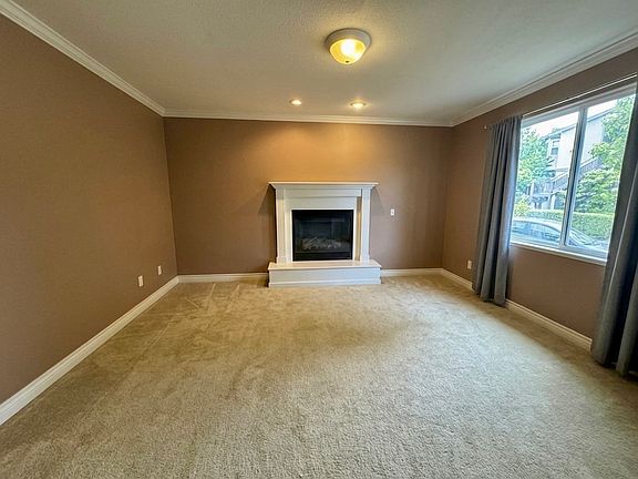 3rd image of 105 Kelly Way