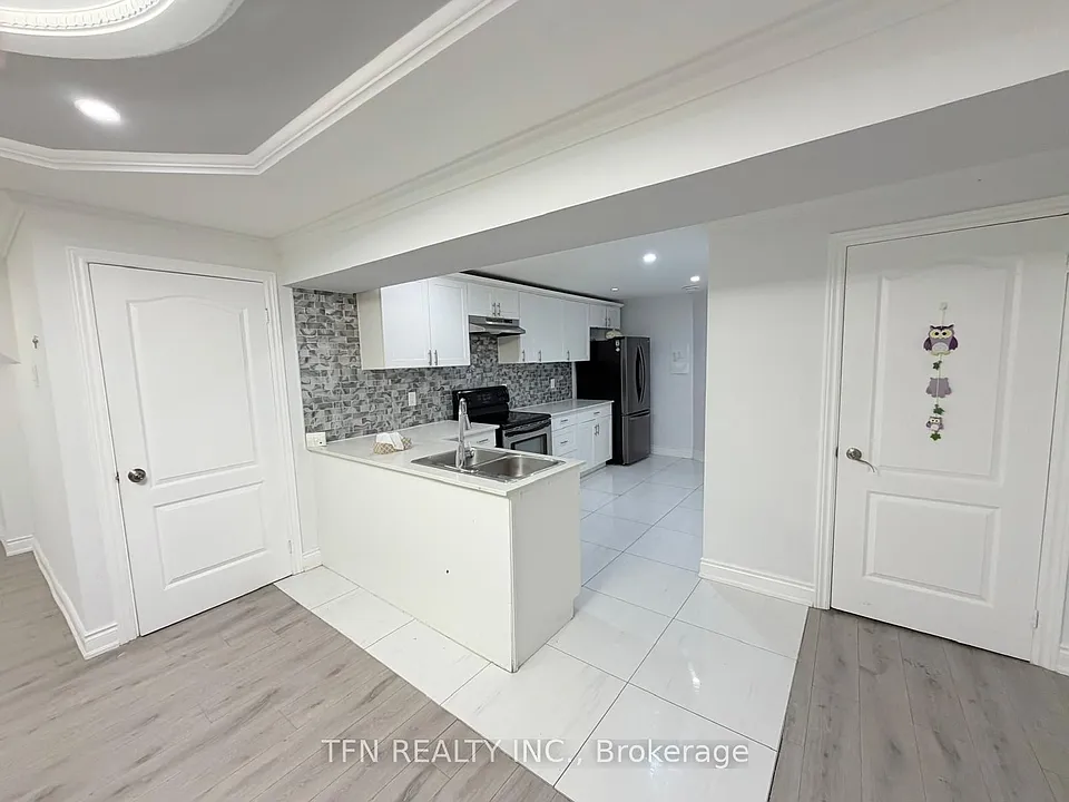 2 Irwin Pl