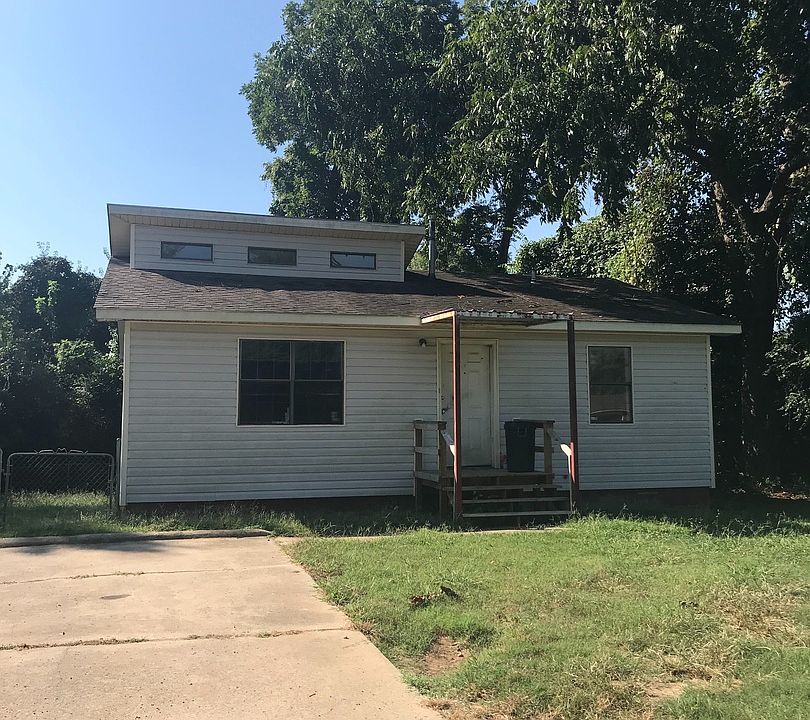 1st image of 2402 Taft St