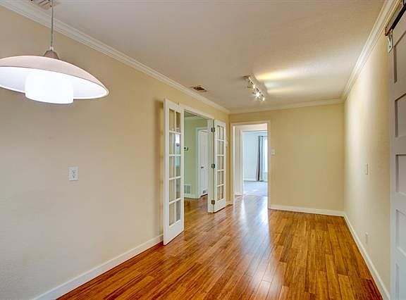 5th image of 6713 Calmont Ave