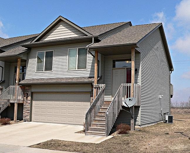 1st image of 1820 Goose Lake Cir
