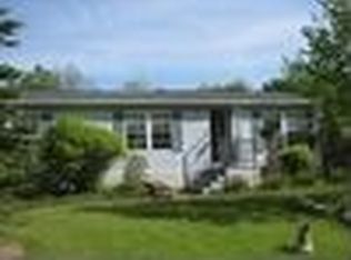 12 Dolan Ave, Hoosick Falls, NY 12090