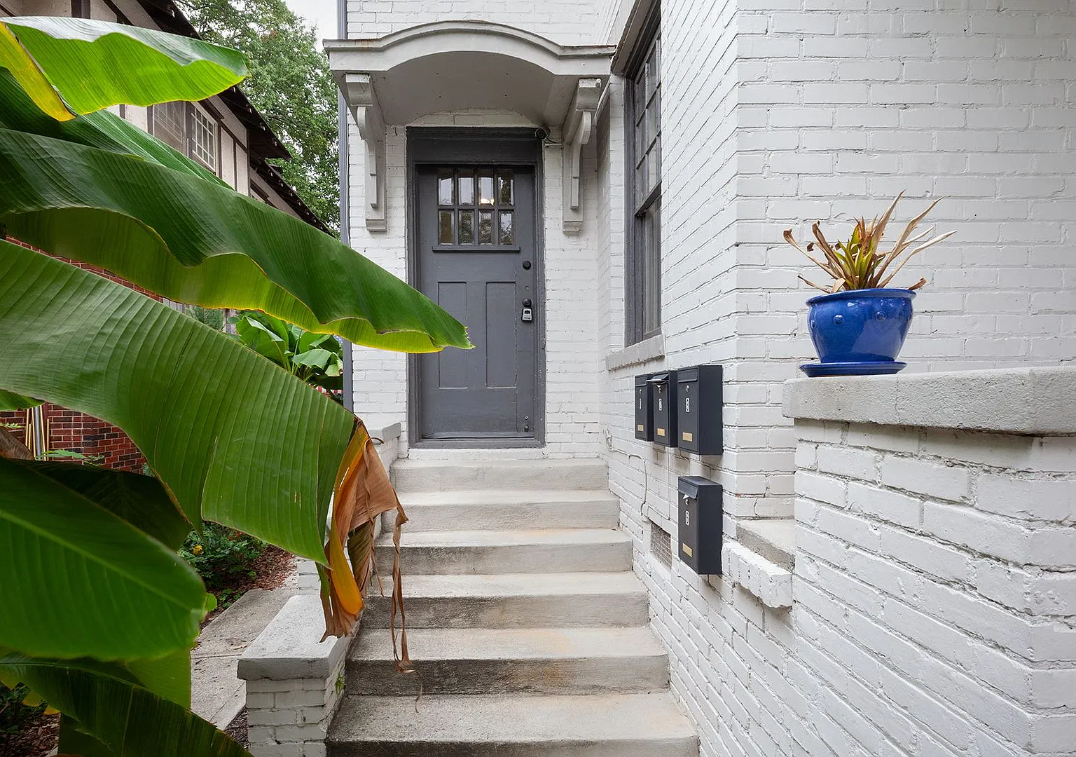 Half Off 1st Month! Midtown Studio Walking Distance to Piedmont Park! — Photo 3