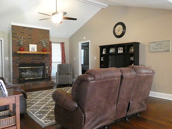 5th image of 147 Laurelbrook Dr