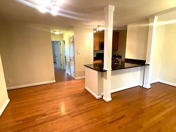 3rd image of 706 N 2nd St APT 1