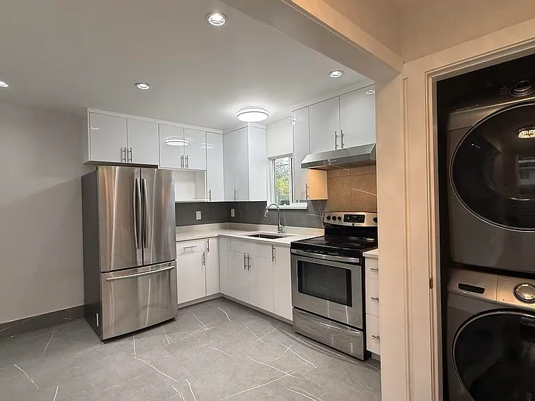 20700 51b Ave — Photo 16