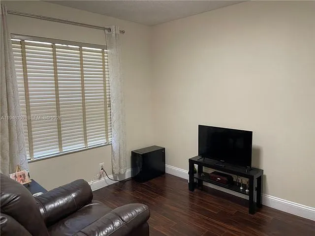 4192 Laurel Ridge Cir — Photo 9